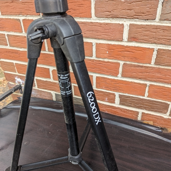 6200 dx tripod - Picture 3 of 3